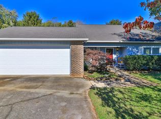 928 Tree Trunk Rd, Knoxville, TN 37934