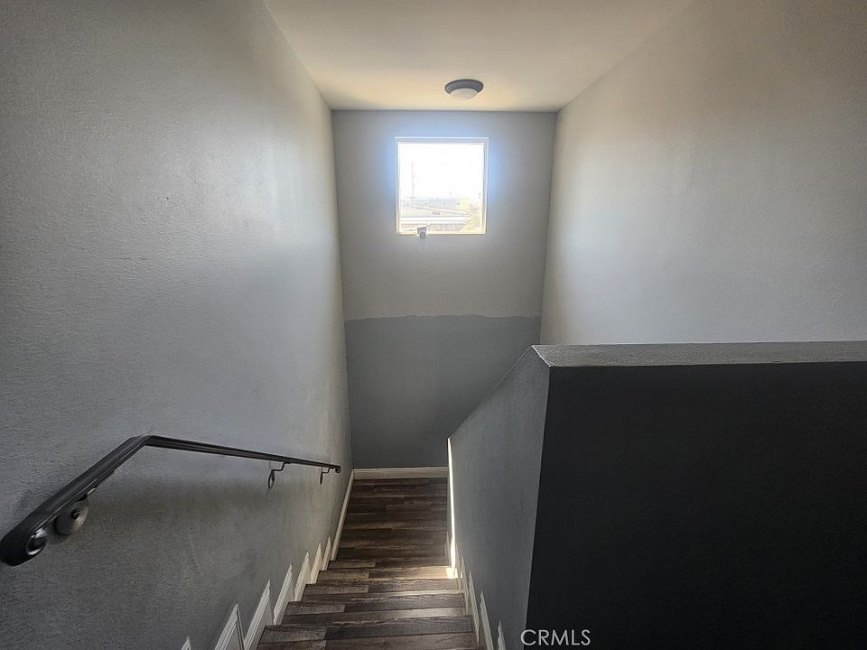 2nd image of 720 W 85th St