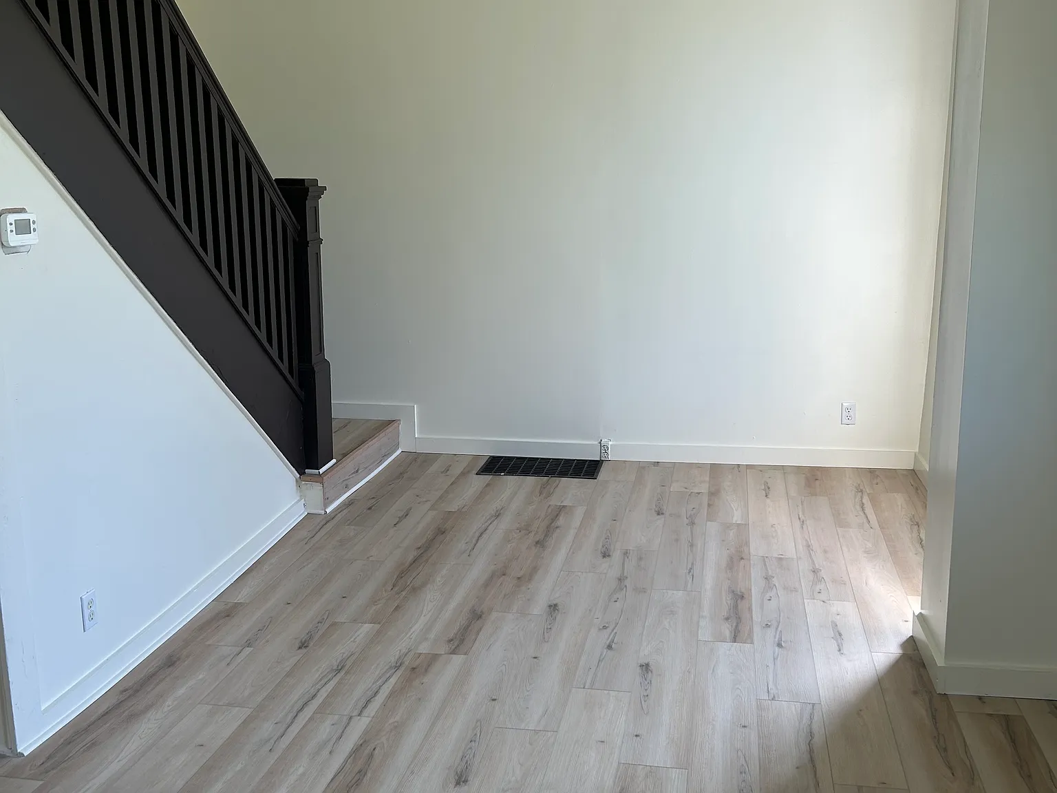 2 bed, $925 — Photo 1