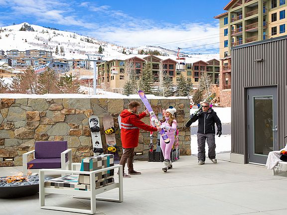 __ Mountain backdrop with ski locker access
__ Warm your boots for the next day's adventure or store your bike for direct access to mountain trails. Convenient and ready for your next day of skiing or biking!