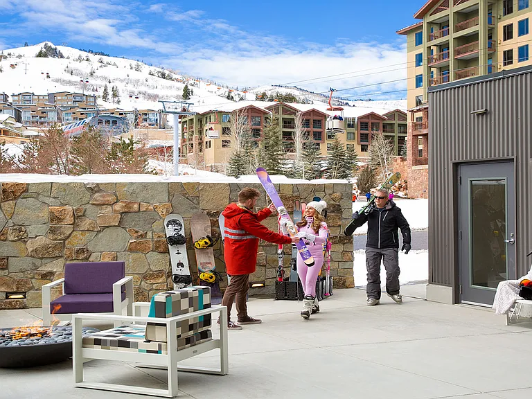 __ Mountain backdrop with ski locker access
__ Warm your boots for the next day's adventure or store your bike for direct access to mountain trails. Convenient and ready for your next day of skiing or biking!