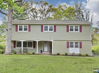 14 Ravine Dr, Woodcliff Lake, NJ 07677