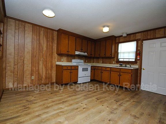 3rd image of 141 Gurley Ave