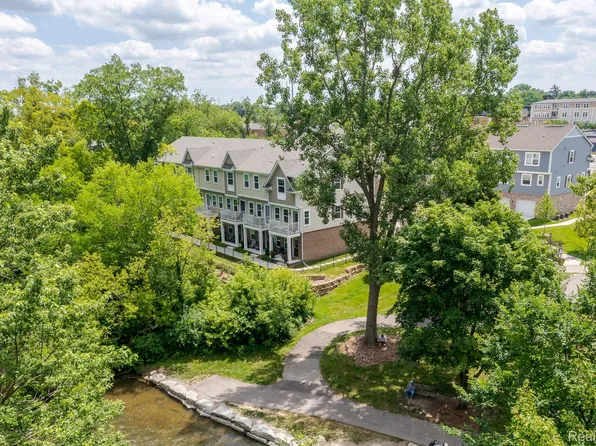 3317 Parkways Blvd, Auburn Hills, MI 48326