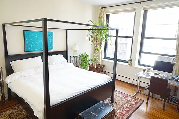 Sold by REGII | media 10