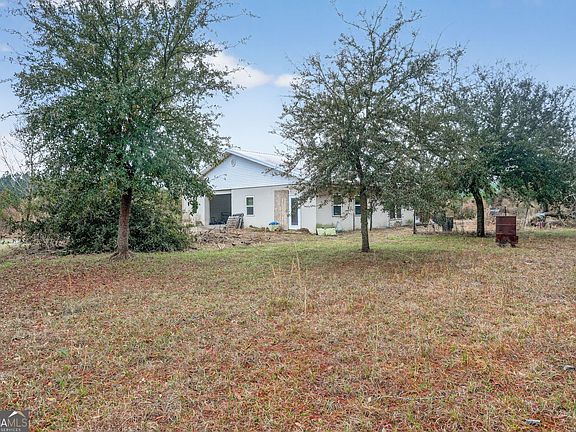 4th image of 1075 Hasty Rd