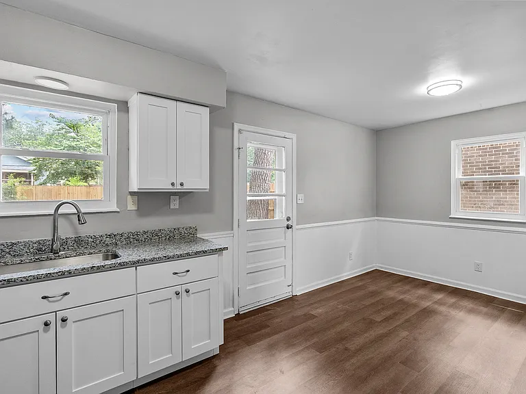 2404 Arkansas Ave #B — Photo 12