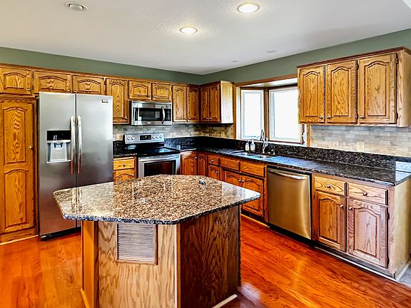 2nd image of 5000 Goldenrod Ln N