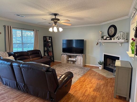 3rd image of 8145 Iris Rd