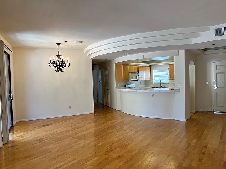 16101 W Sunset Blvd — Photo 11