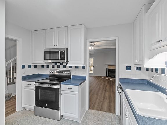 5th image of 111 N Idlewild Path