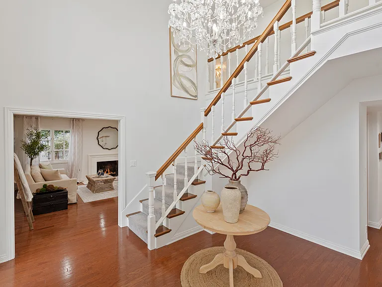 1476 Crestline Dr — Photo 5