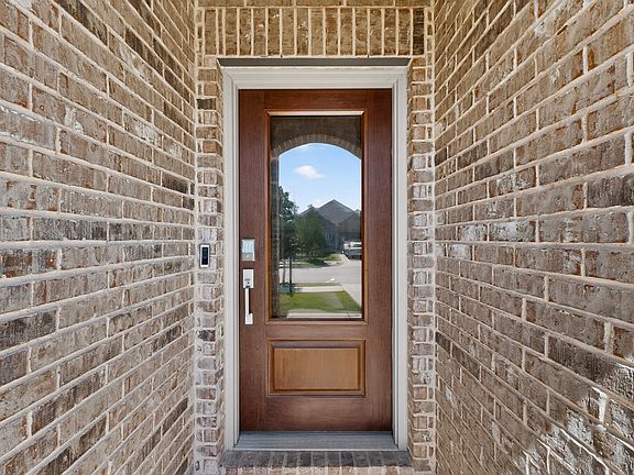 4th image of 3401 Kingsview Dr