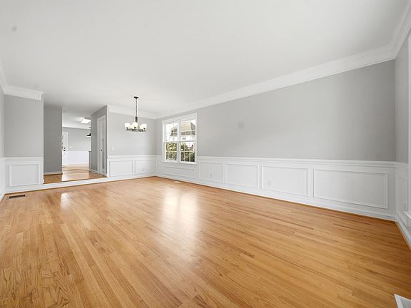5th image of 104 W Hampton Way