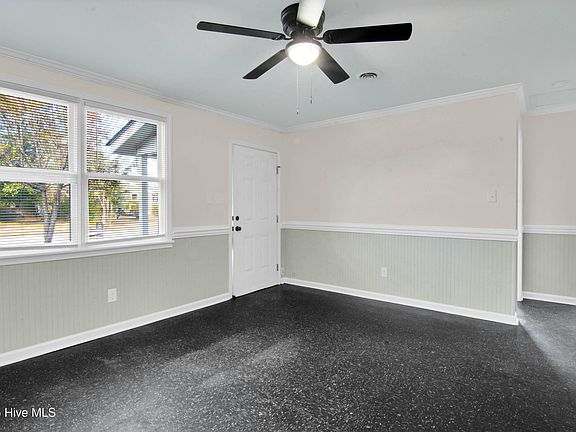 5th image of 1002 School St
