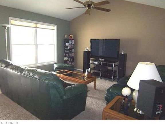 3rd image of 3466 Hiwood Ave