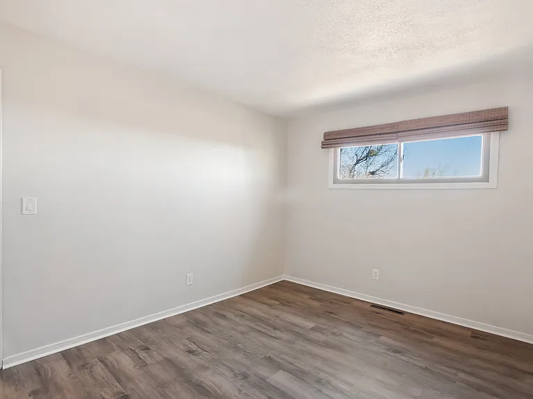 1st floor guest bedroom