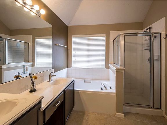 3rd image of 21123 Terrace View Dr