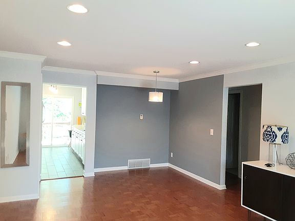2nd image of 2005 Tall Oaks Dr APT 3A