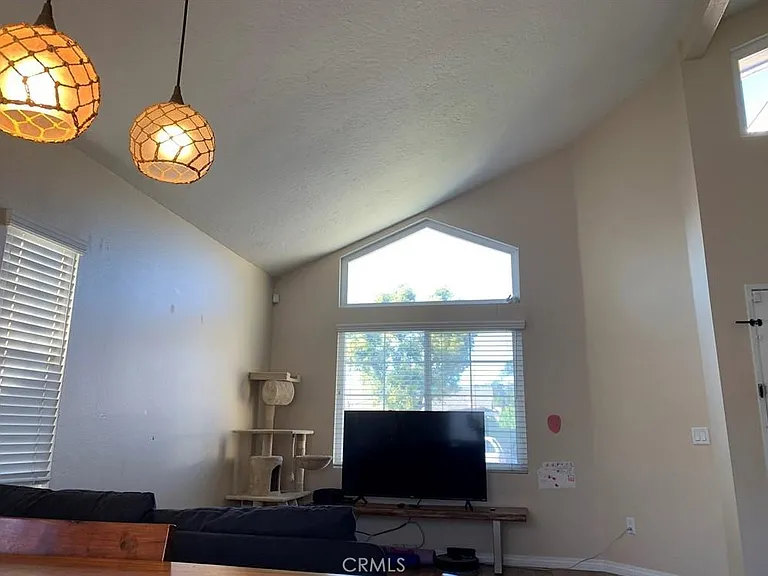 28561 Foxboro Ln — Photo 3