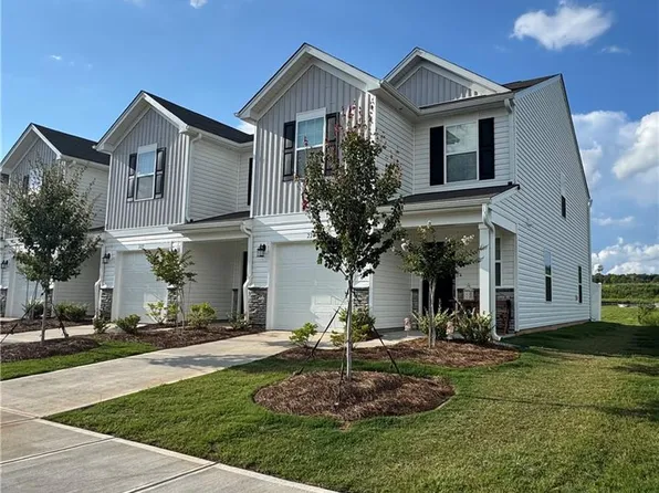 227 Plumtree Ct, King, NC 27021
