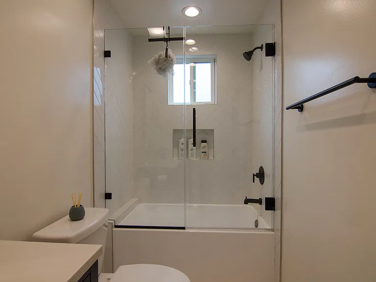 1236 N Evergreen Ave — Photo 18