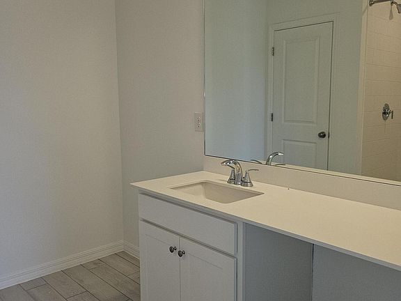 5th image of 429 Brickell St SE