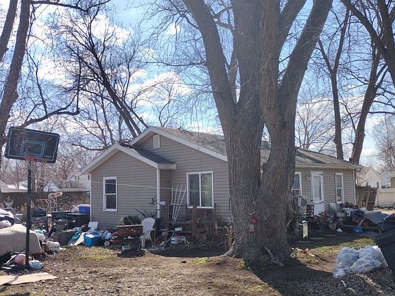 3rd image of 11860 Price St