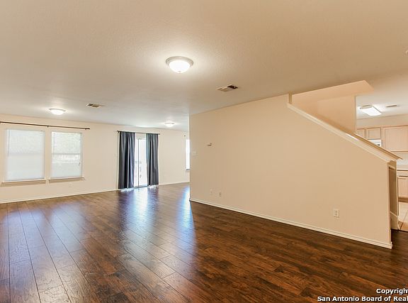 4th image of 2703 Cedar Sound