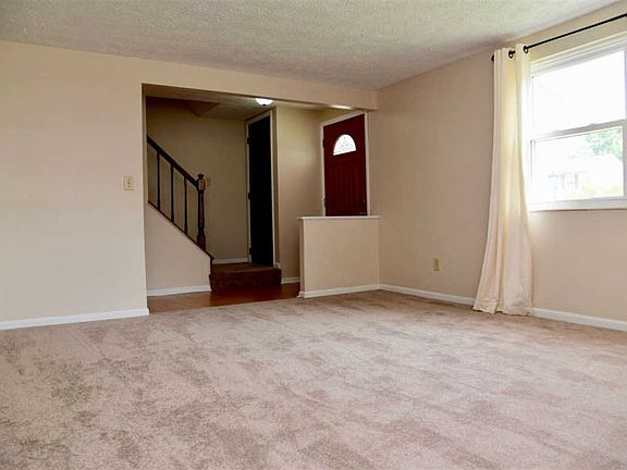 3rd image of 3450 Meadowlark Dr
