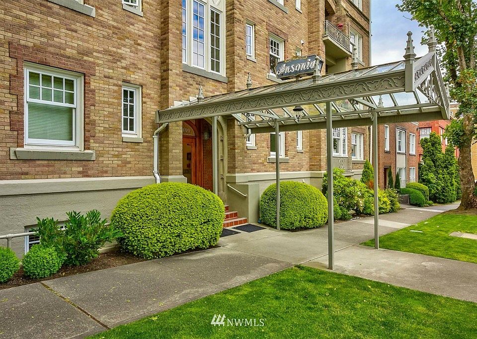 1st image of 219 N Tacoma Avenue #01