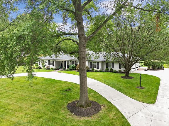 2nd image of 31 Oak Park Dr