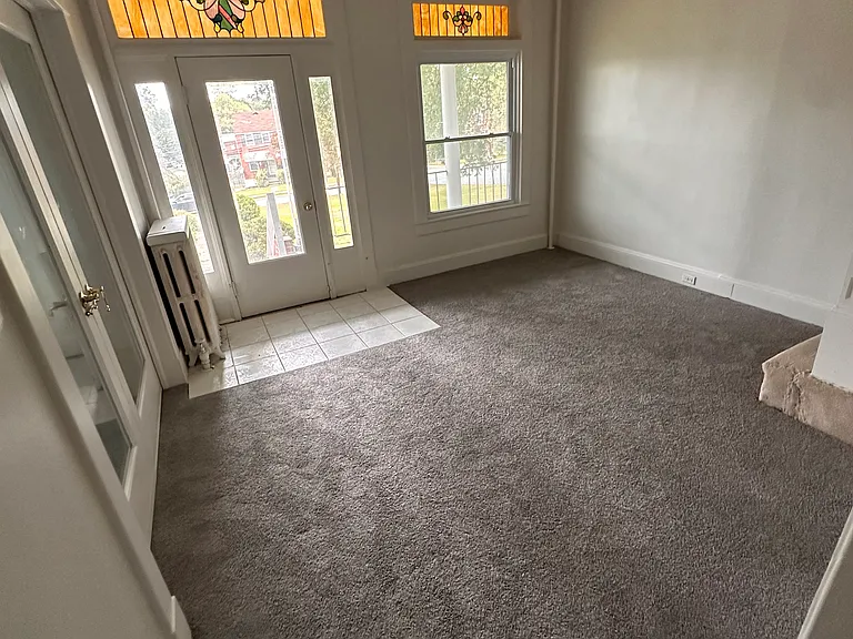 4705 Kenwood Ave #B — Photo 1