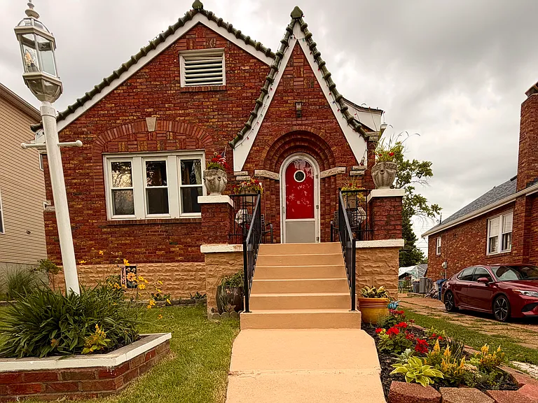 9300 Rambler Dr — Photo 1
