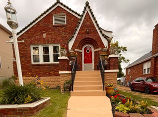 9300 Rambler Dr, Saint Louis, MO 63123