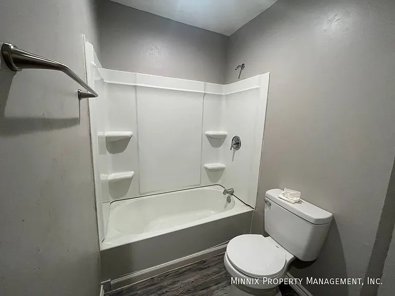 202 S Virginia St — Photo 6