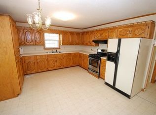 627 Lakeview Rd, Newberry, SC 29108