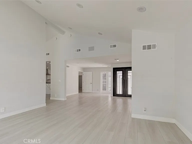 9450 Tampa Ave — Photo 17