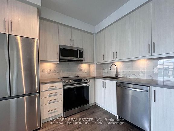 2nd image of 105 Oneida Cres #1107