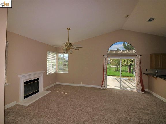 4th image of 2363 Cherry Hills Dr