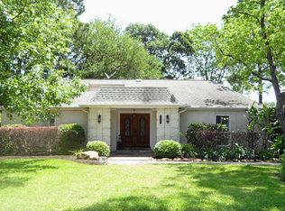 14901 Lakeview Dr, Houston, TX 77040
