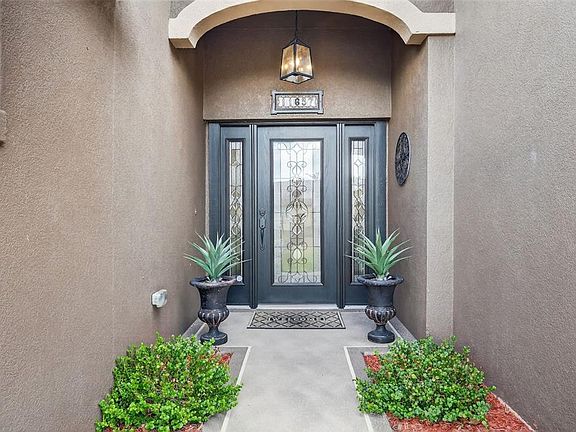 3rd image of 11637 Lake Dr