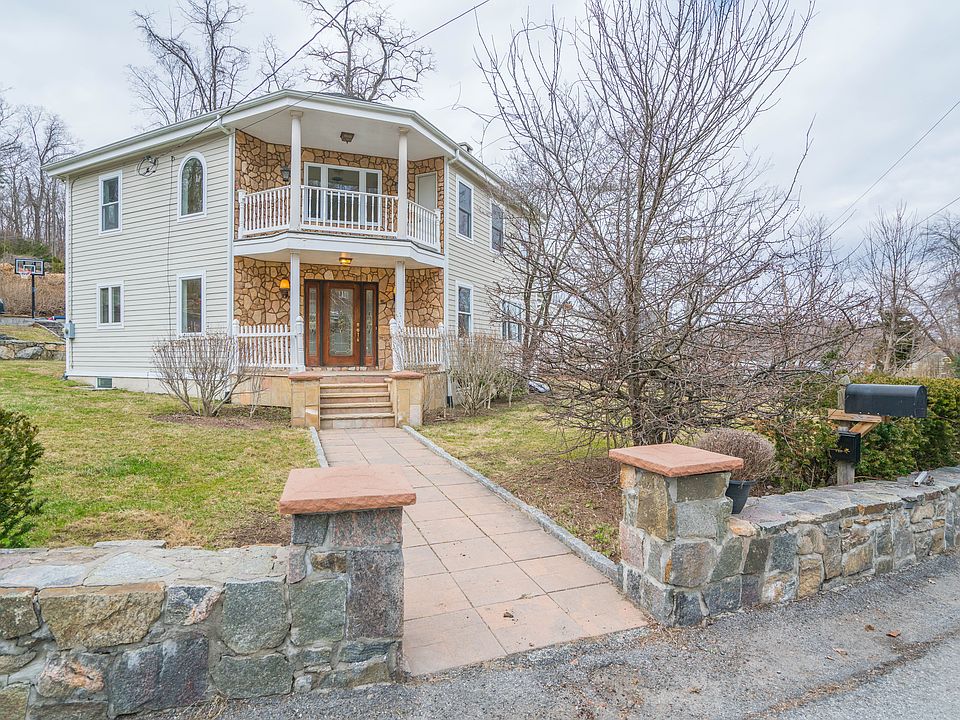 1st image of 11 Colonial Dr