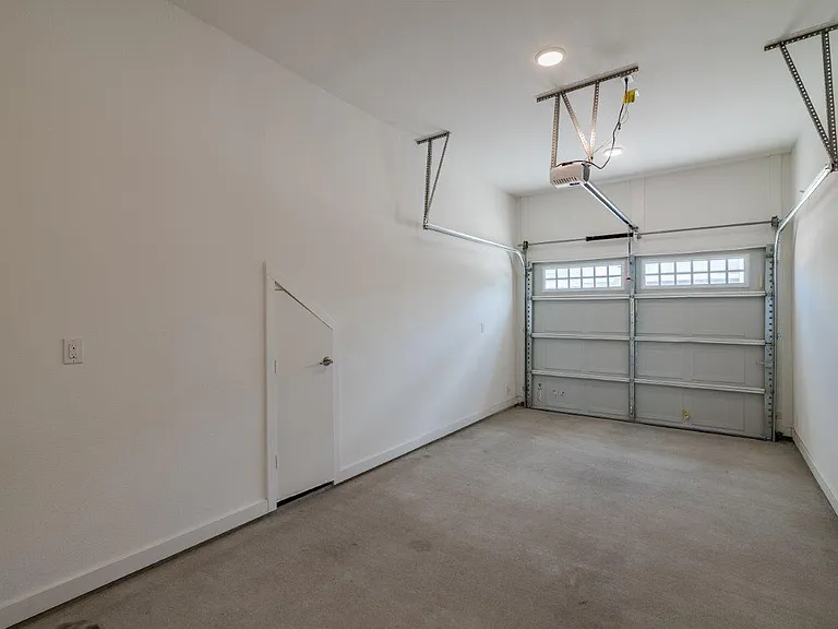Elevate at Skyline Townhomes — Photo 16