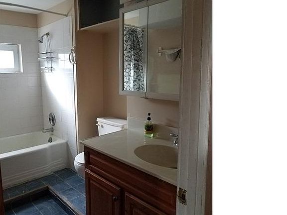 4th image of 7145 S Washtenaw Ave #3