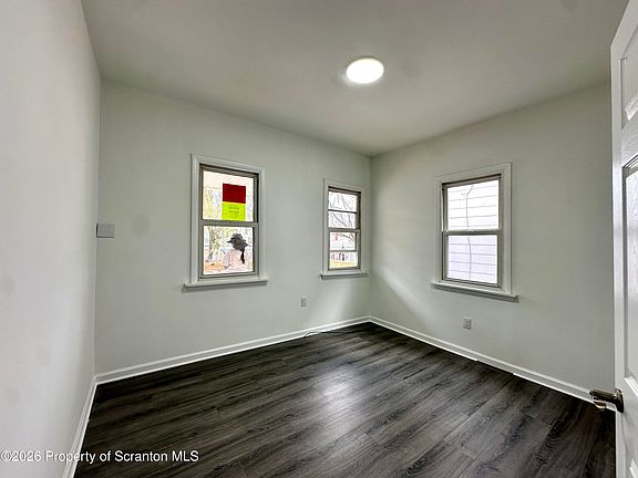 5th image of 159 Reynolds St