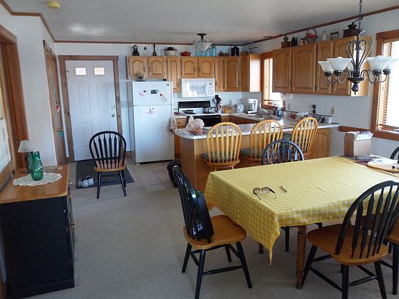 kitchen & dining area