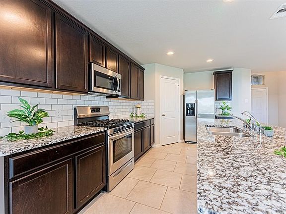 5th image of 29614 Juniper Ct