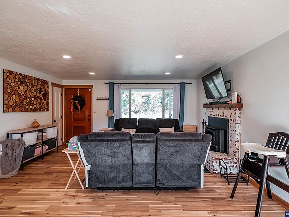 5th image of 50314 Kingwood Ave