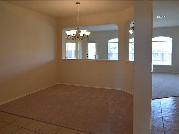 3rd image of 225 Scarlet Ln